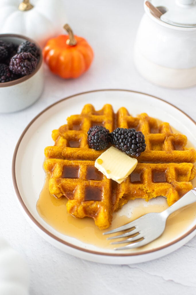 healthy pumpkin waffles