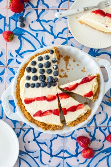 american flag cream pie with graham cracker crust